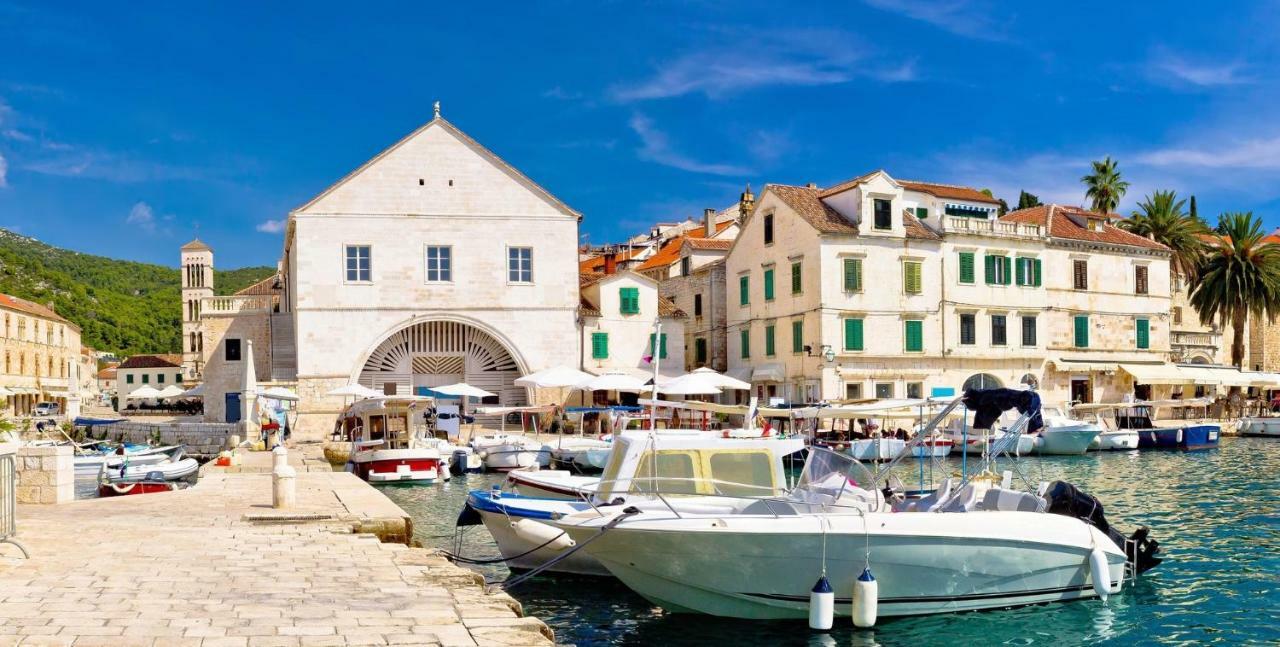 Apartment Plaza Hvar Town Eksteriør billede